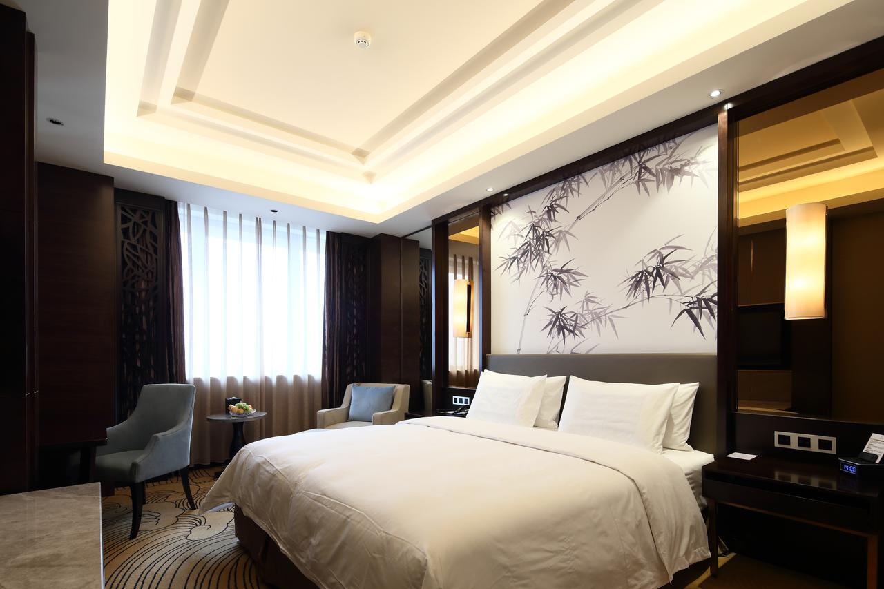 Jinan Luxury Blue Horizon Hotel ภายนอก รูปภาพ