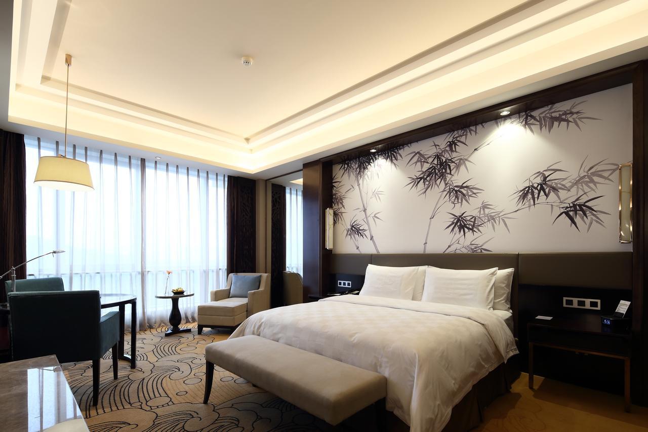 Jinan Luxury Blue Horizon Hotel ภายนอก รูปภาพ