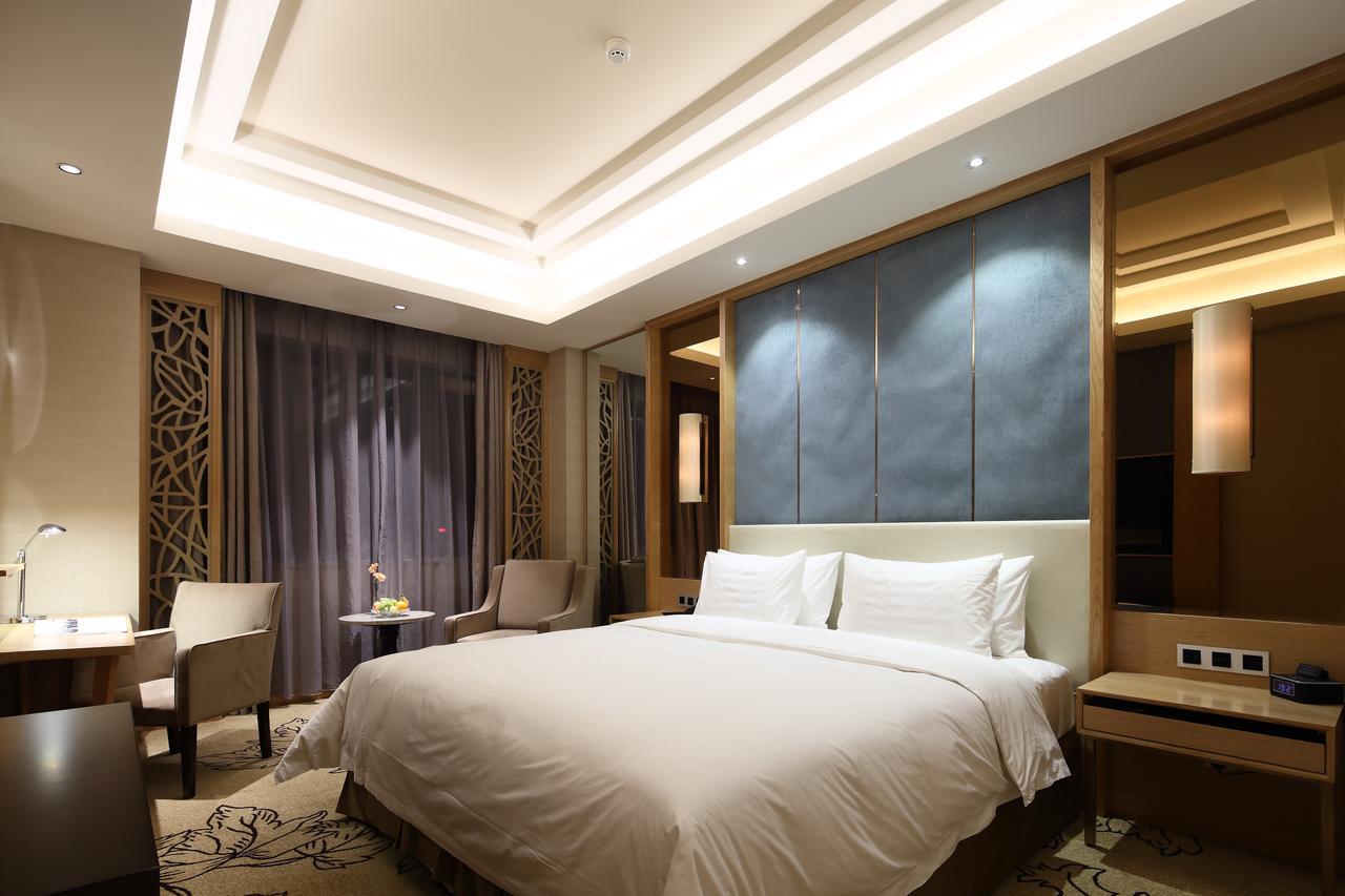 Jinan Luxury Blue Horizon Hotel ภายนอก รูปภาพ