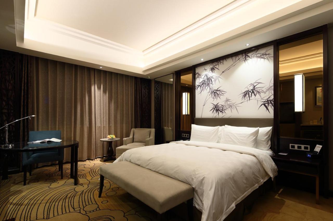 Jinan Luxury Blue Horizon Hotel ภายนอก รูปภาพ