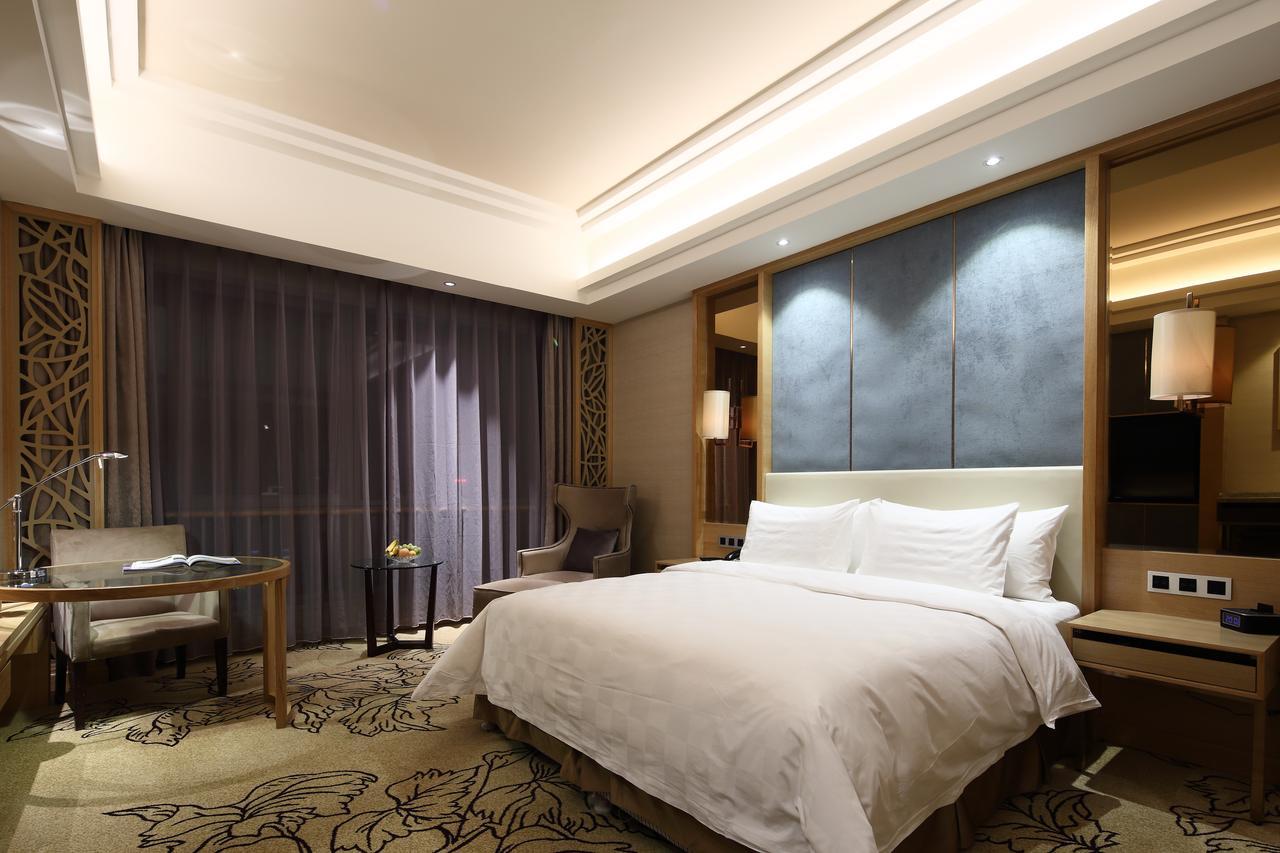 Jinan Luxury Blue Horizon Hotel ภายนอก รูปภาพ